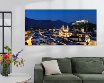Altstadt von Salzburg mit Festung Hohensalzburg zur blauen Stunde von Markus Lange
