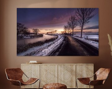 zonsopkomst in winters landschap van Mario Calma