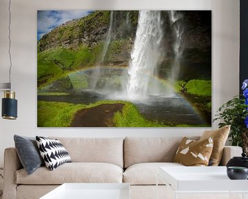 Seljalandfoss waterval met regenboog, IJsland van Jan Fritz