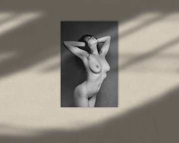 Schöne nackte Frau fotografiert in Vintage schwarz und weiß #285 von william langeveld