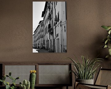 Toscane Italië Lucca Binnenstad zwart wit van Hendrik-Jan Kornelis