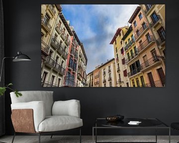Bunte Apartments im Zentrum von Pamplona von Marc Venema