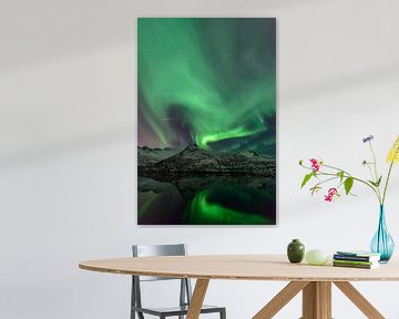 Une aurore boréale dans le ciel nocturne des îles Lofoten en Norvège. sur Sjoerd van der Wal Photographie