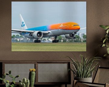 Atterri sur le Polderbaan. Le Boeing 777-300 de KLM surnommé Orange Pride (PH-BVA) a atterri ! sur Jaap van den Berg