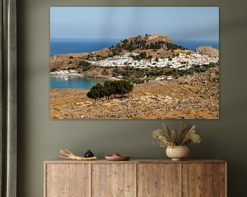 Vue panoramique de la ville de Lindos sur l'île grecque de Rhodes sur Reiner Conrad