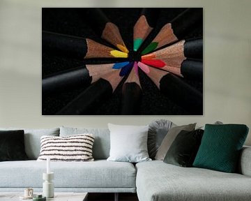 Potlood kleuren op een zwarte achtergrond van Jolanda de Jong-Jansen