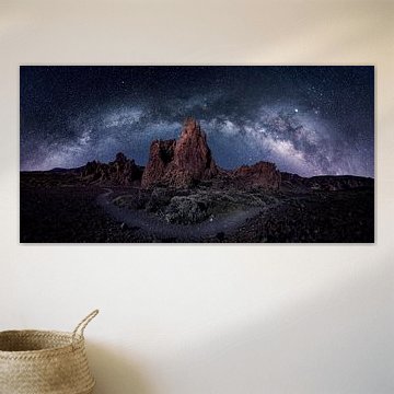 Nachtbild der Milchstrasse am Teide Vulkan auf Teneriffa / Spanien.