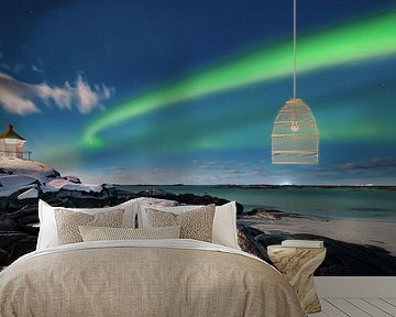 Aurora borealis bij de vuurtoren van Eggum op het Lofoten eiland Vestvågøy in Noorwegen. van Voss Fine Art Fotografie