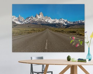 Die Straße nach El Chaltén mit den Anden Patagoniens weckt Reiseträume von Christian Peters