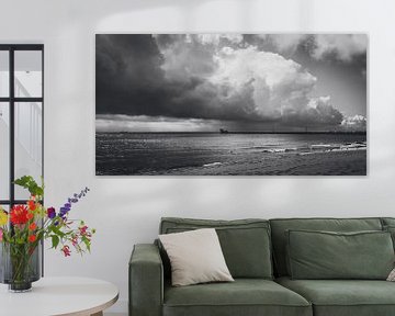 Aan de kust van het schiereiland Hel in de zomer vlak voor een onweersbui van Jakob Baranowski - Photography - Video - Photoshop