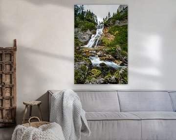 Wunderschöner Wasserfall in den Dolomiten von Leo Schindzielorz