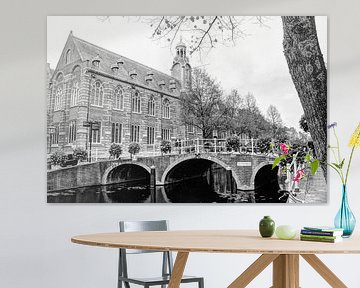 Nonnenbrug met Academiegebouw Leiden Nederland Zwart-Wit