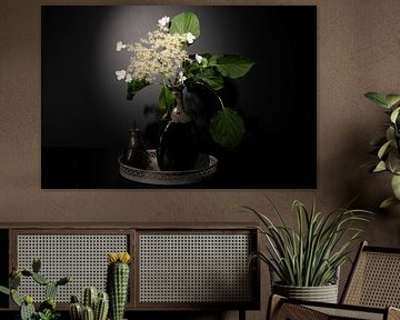 Nature morte - Hortensia grimpant dans un vase vert