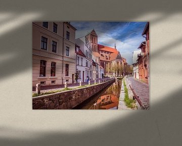 Altstadt mit Fluss in Wismar an der Nordsee von Animaflora PicsStock