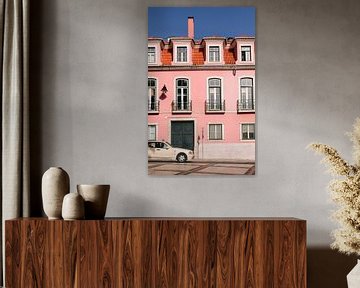 Roze huis in Lissabon van Marit Lindberg