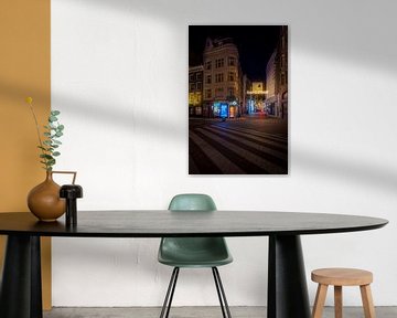 Verlichting van de Kalverstraat in amsterdam tijdens de nacht