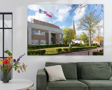 Vlaggen op gemeentehuis van Studio Bosgra