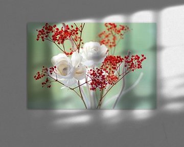 Frisches Rosenblüten Stillleben von Tanja Riedel