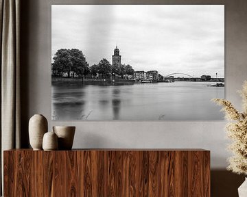 Stadszicht Deventer met IJssel en Lebuinuskerk,  Zwart Wit