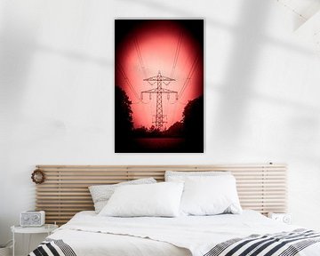 Hoogspanningsmast met rood licht (silhouet) van Fotografie Jeronimo