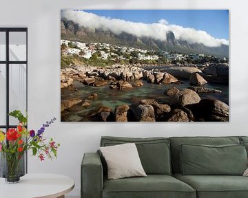 Camps Bay in Kaapstad, Zuid-Afrika van Peter Schickert