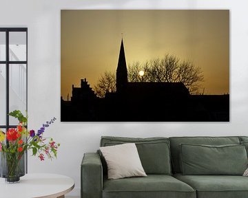 Zonsondergang achter de Katholieke Kerk in Harlingen