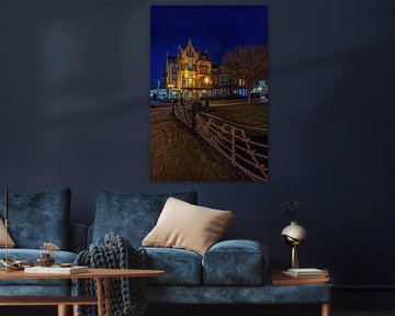 Hotel Molendal in Arnheim während der blauen Stunde