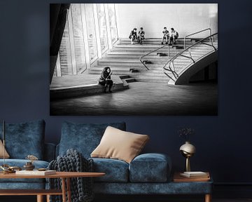 Zwartwit foto van de binnenkant van de hal van het centraal station van Arnhem
