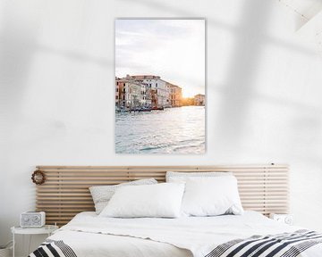 Venetië bij zonsondergang | Meest romantische stad in Europa | Reisfotografie Italië wall art foto p van Milou van Ham