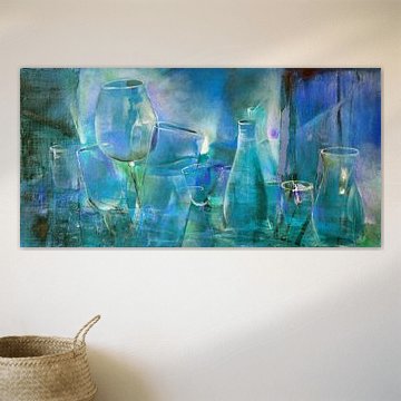 Party : bouteilles, pichets et verres en bleu et turquoise sur Annette Schmucker