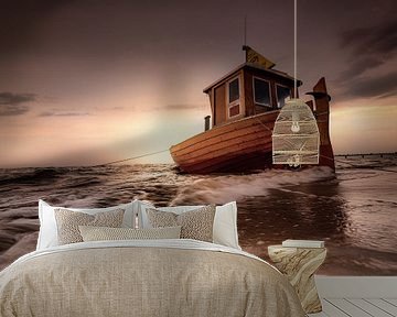 Vissersboot op de Oostzee bij zonsopgang. van Voss Fine Art Fotografie