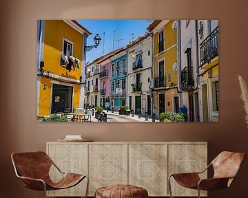 Kleurrijk straatje in Setúbal, Portugal