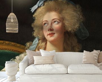 Madame Grand, Illuminated