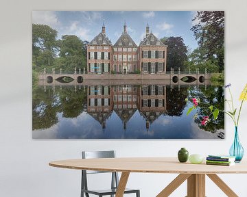 Schloss Duivenvoorde spiegelt sich im Teich