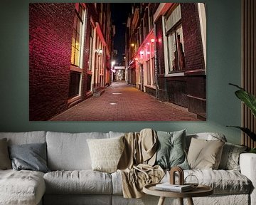 Red LIght District in Amsterdam bij nacht in Nederland van Eye on You