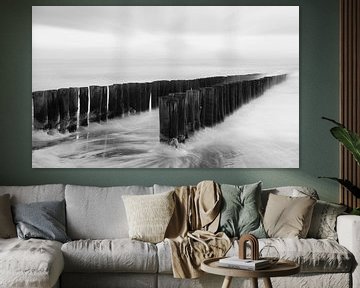 Strandpfosten in schwarz-weiß von Ingrid Van Damme fotografie