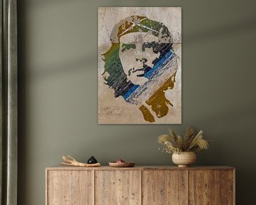 Muurschildering van Ernesto Che Guevara, in bruin, groen en blauw tinten in Havana, Cuba van WorldWidePhotoWeb