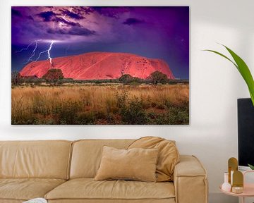 Uluṟu of Ayers Rock, Uluṟu - Kata Tjuṯa National Park, Northern Territory, Australië, 15 januari 201 van Henk van den Brink