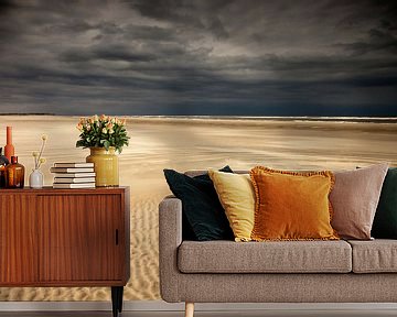 Stormachtige sfeer op het strand, Spiekeroog, Nedersaksen van Peter Schickert