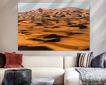 Zandduinen in de Sahara woestijn bij Merzouga, Marokko van Peter Schickert