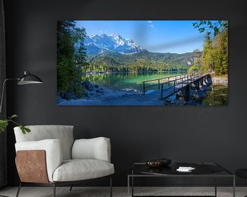 Brücke am Eibsee, Blick zur Zugspitze Oberbayern