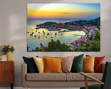 Spanien Mittelmeer, idyllischer Sonnenuntergang bei Port de Soller auf Mallorca, Balearen von Alex Winter