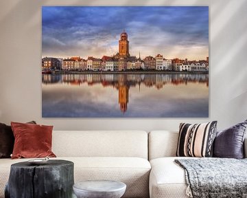 Aangezicht van Deventer in pasteltinten met reflectie.