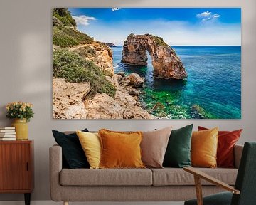Natürlicher Bogen Es Pontas auf der Insel Mallorca, Spanien Mittelmeer von Alex Winter