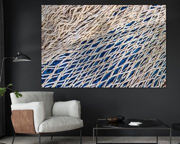 Close-up van maritiem grijs en blauw visnetpatroon textuur van Alex Winter