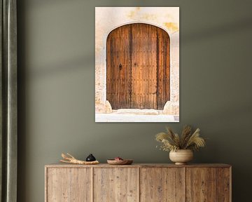 Fond d'entrée d'une maison avec une vieille porte d'entrée en bois sur Alex Winter