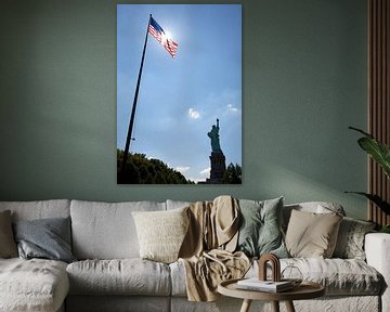 Statue of Liberty with flag by Gerrit de Heus