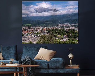 Stadtpanorama von Wattens in Tirol Österreich von Animaflora PicsStock