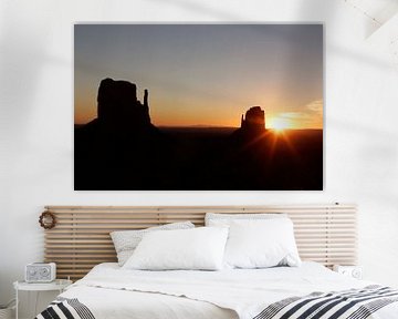 Zonsopkomst bij Monument Valley van Gerrit de Heus