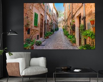 Belle rue dans le village méditerranéen de Valldemossa, à Majorque, en Espagne. sur Alex Winter